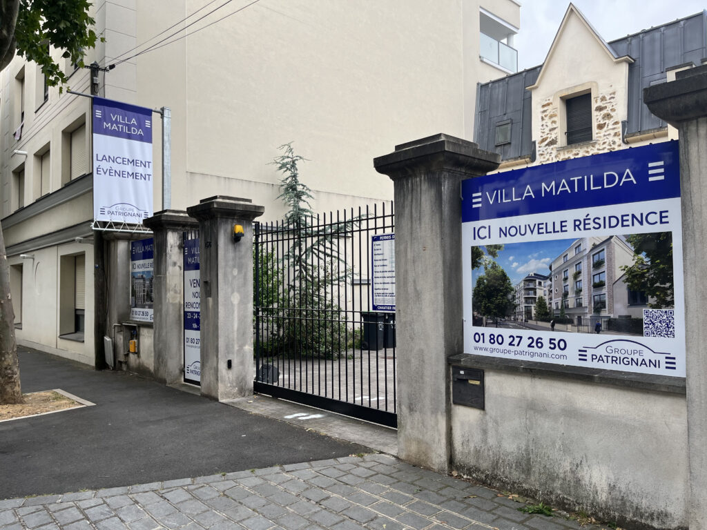 Photo grille d'entrée maison du lancement commercial de Villa Matilda
