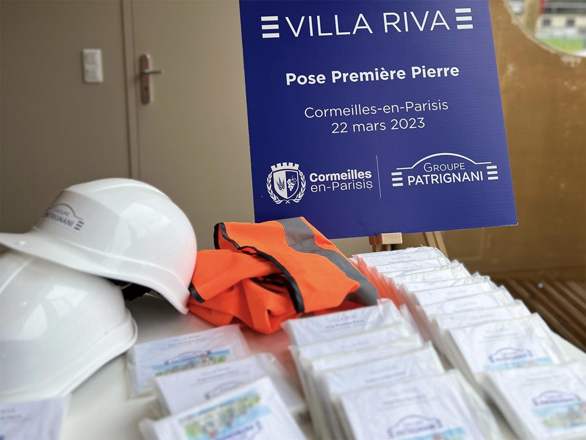 Pose de première pierre Villa Riva